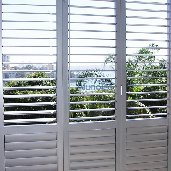 Klappfenster aus Aluminium