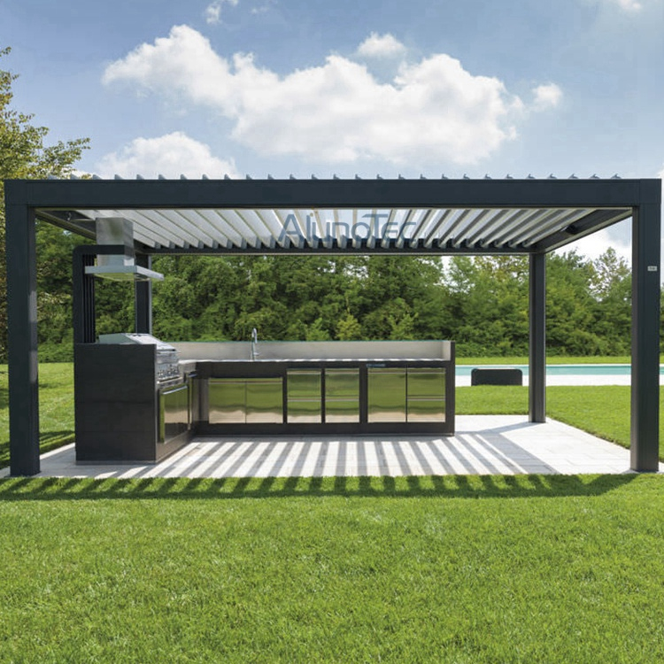 Aluminium-Pergola-Abdeckungen für den Außenbereich, die mit Seitenjalousien am Haus befestigt sind