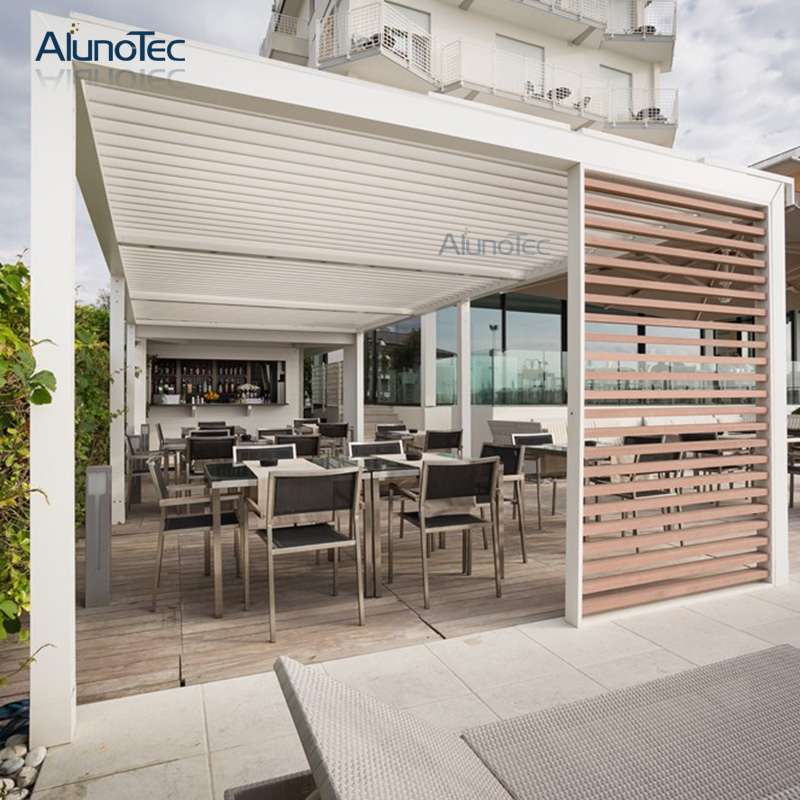 Passen Sie die Pergola mit verstellbaren Aluminiumlamellen für den Außenbereich individuell an