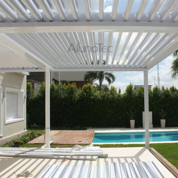 Bedienbare Pergola-Überdachung aus Aluminium von Morden Design