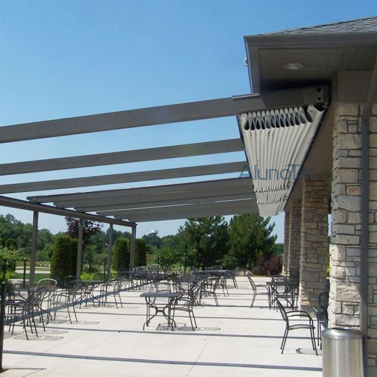 Einziehbare PVC-Markise aus Aluminium mit Sonnenschutz für Pergola