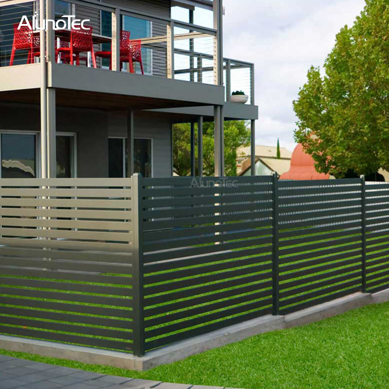  AlunoTec Kleines Tor-Design aus Holz und Aluminium, günstiger Sichtschutz-Gartenzaun für den Hinterhof