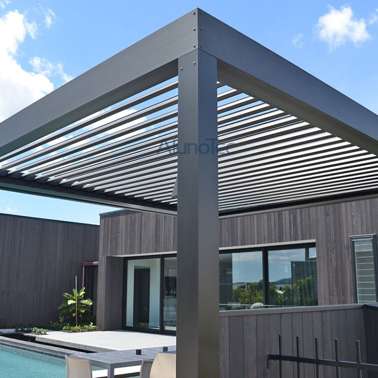 Pergola mit Lamellendach und Fernbedienung für den Außenbereich