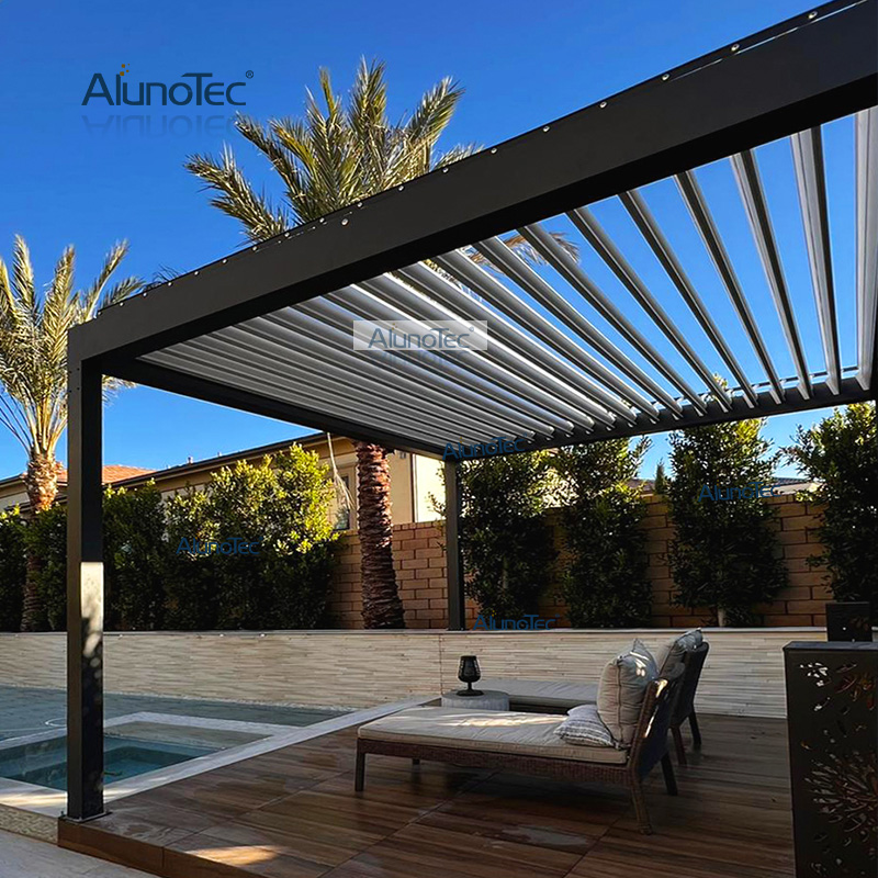 30L x 12B x 8H freistehende motorisierte Pergola mit Lamellen und Schiebetüren