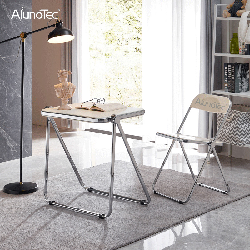 Klappbarer Beistelltisch im Vintage-Design, Wohnmöbel aus Chrom und Kunststoff