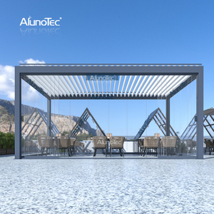 30L x 12B x 8H freistehende motorisierte Pergola mit Lamellen und Schiebetüren